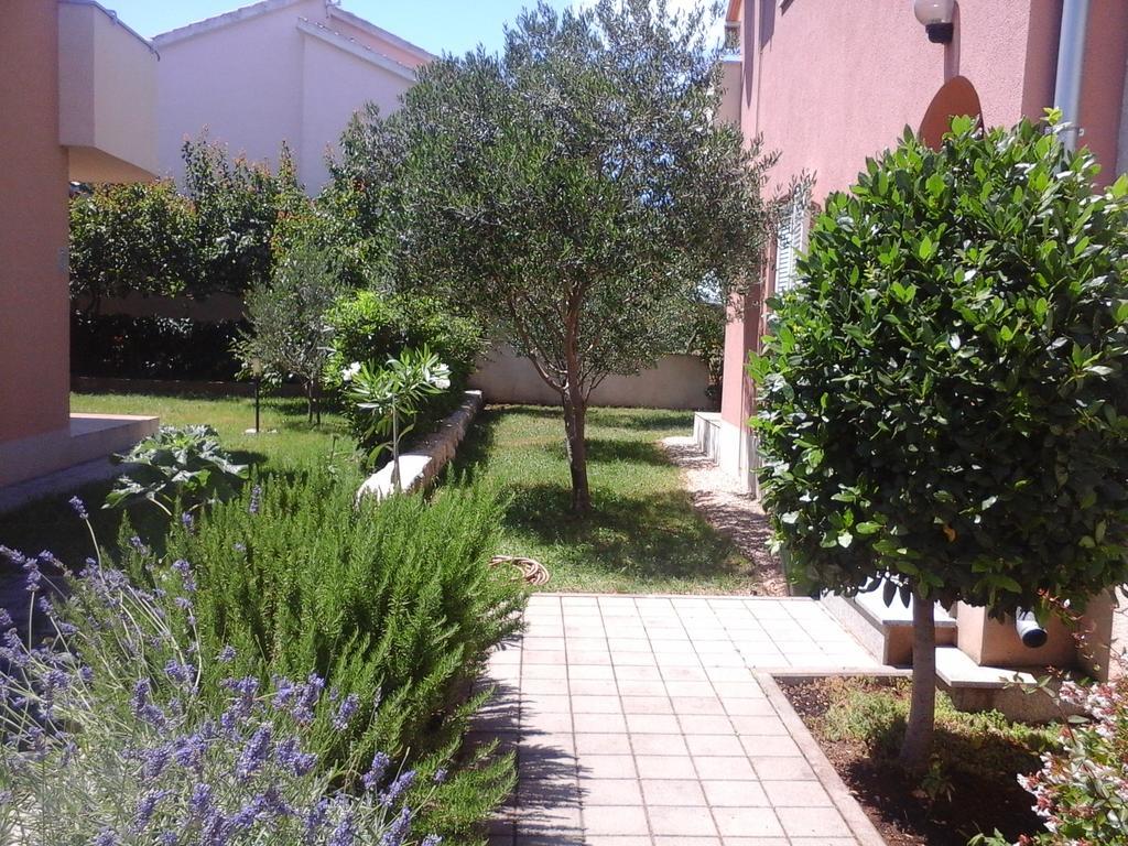 Apartments Danica Vodice Esterno foto